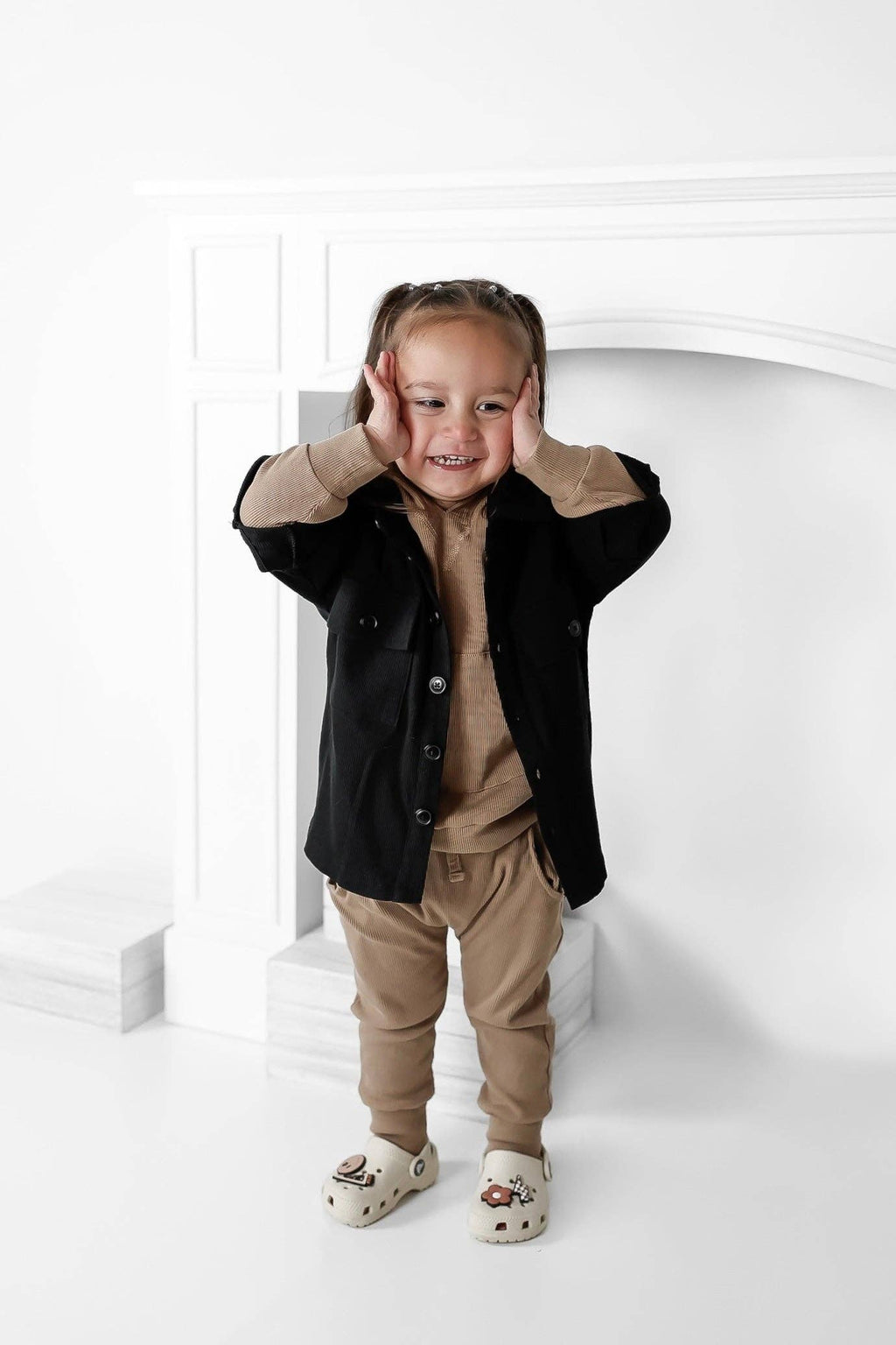 BAMBOO RIBBED BUTTON UP SHACKET | BLACK