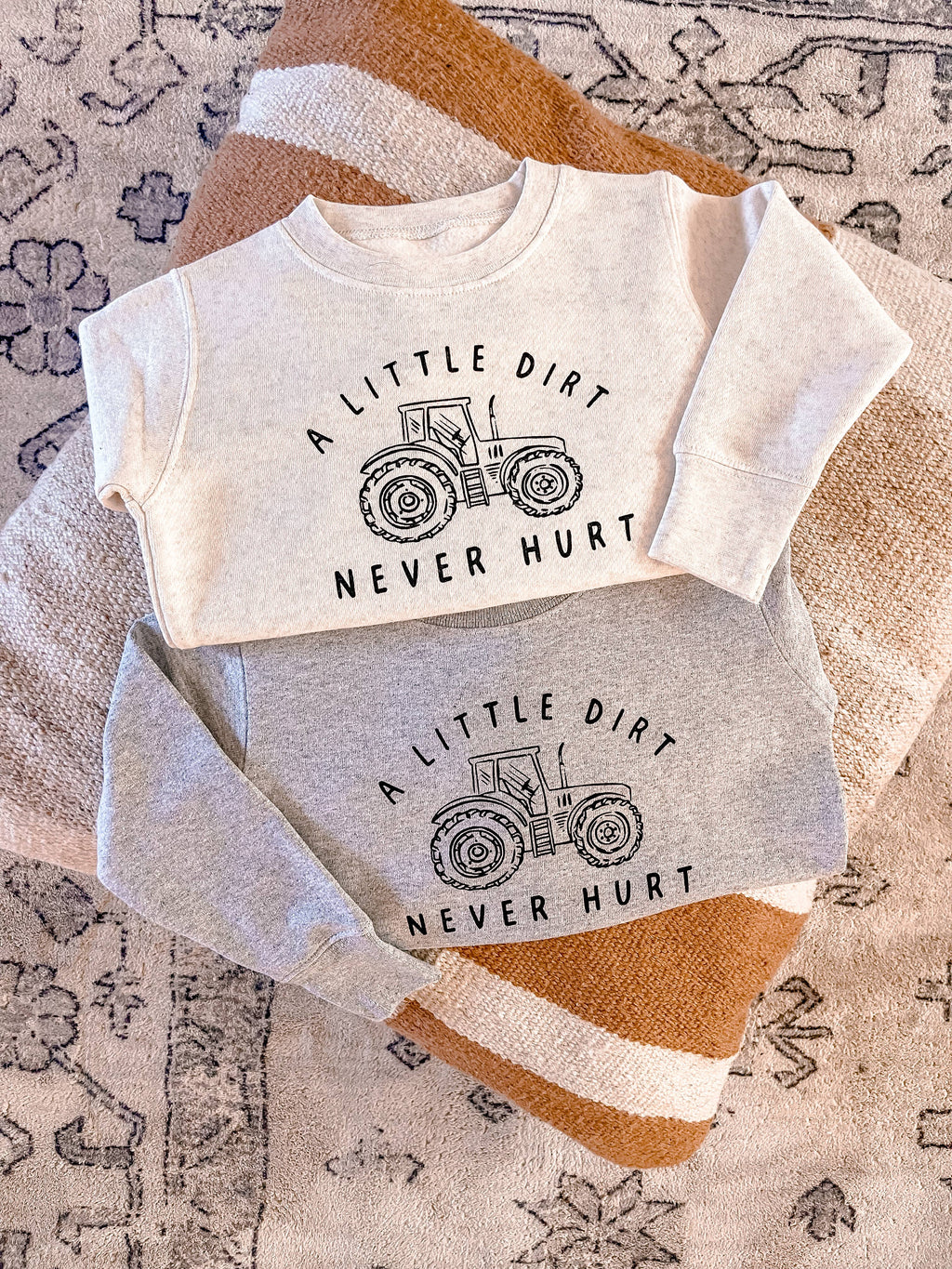 Little Dirt Never Hurt crewneck | Gray